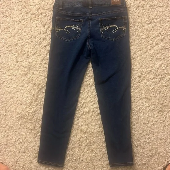 Justice Jeans Girls Size 10 LIKE NEW CONDITION - Picture 2 of 4